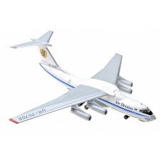 Військово-транспортний літак Іл-76 авіалінії України (Борт 76705)