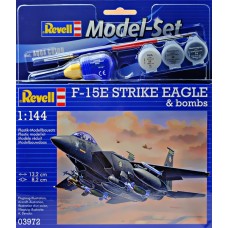 Винищувач F-15E Strike Eagle із бомбами
